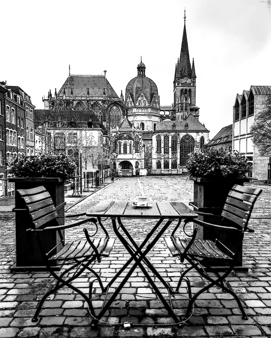 Aachen white&black city